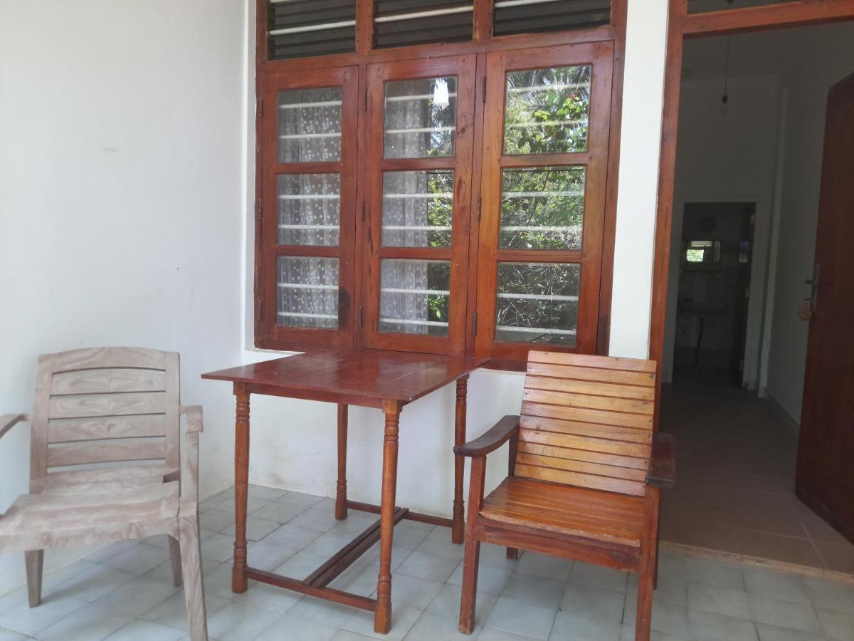 Hotel Santis Хиккадува Экстерьер фото
